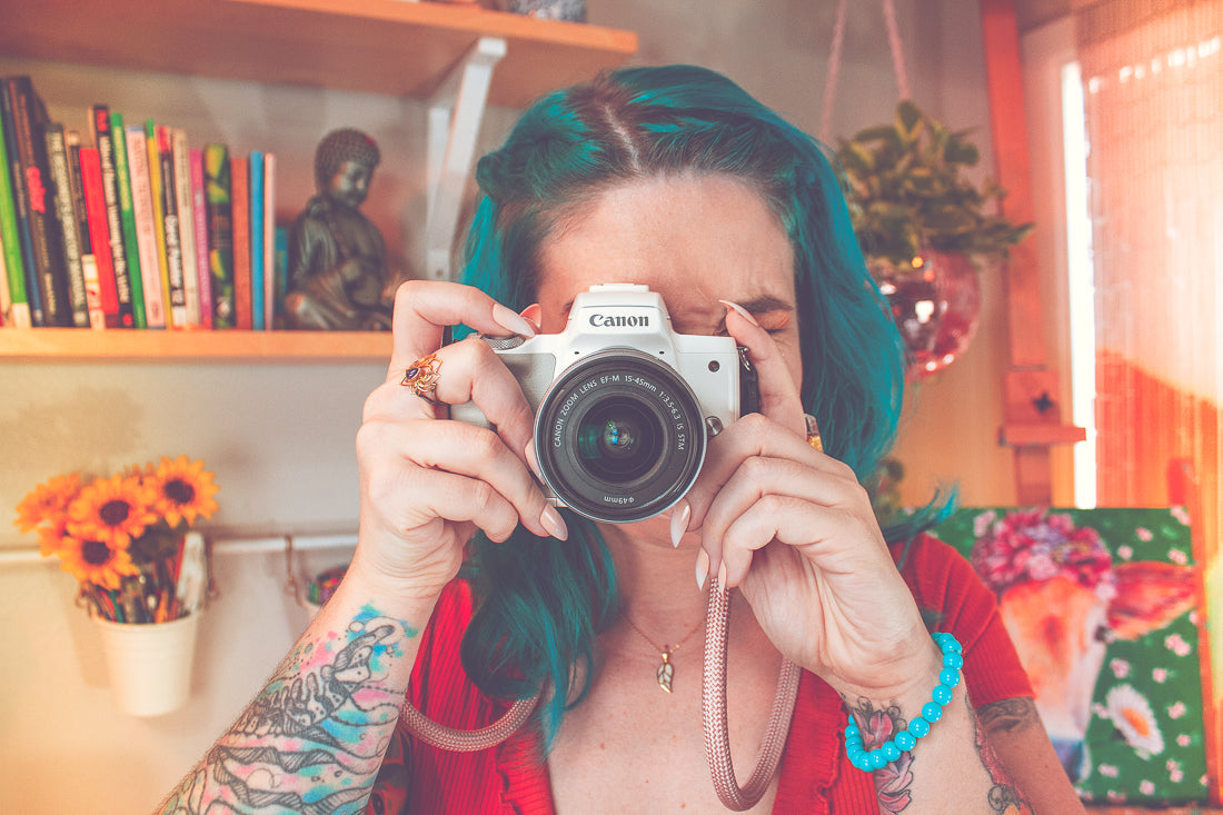 Artist Photo Shoot Ideas You Can Try At Home for Creative Entrepreneurs