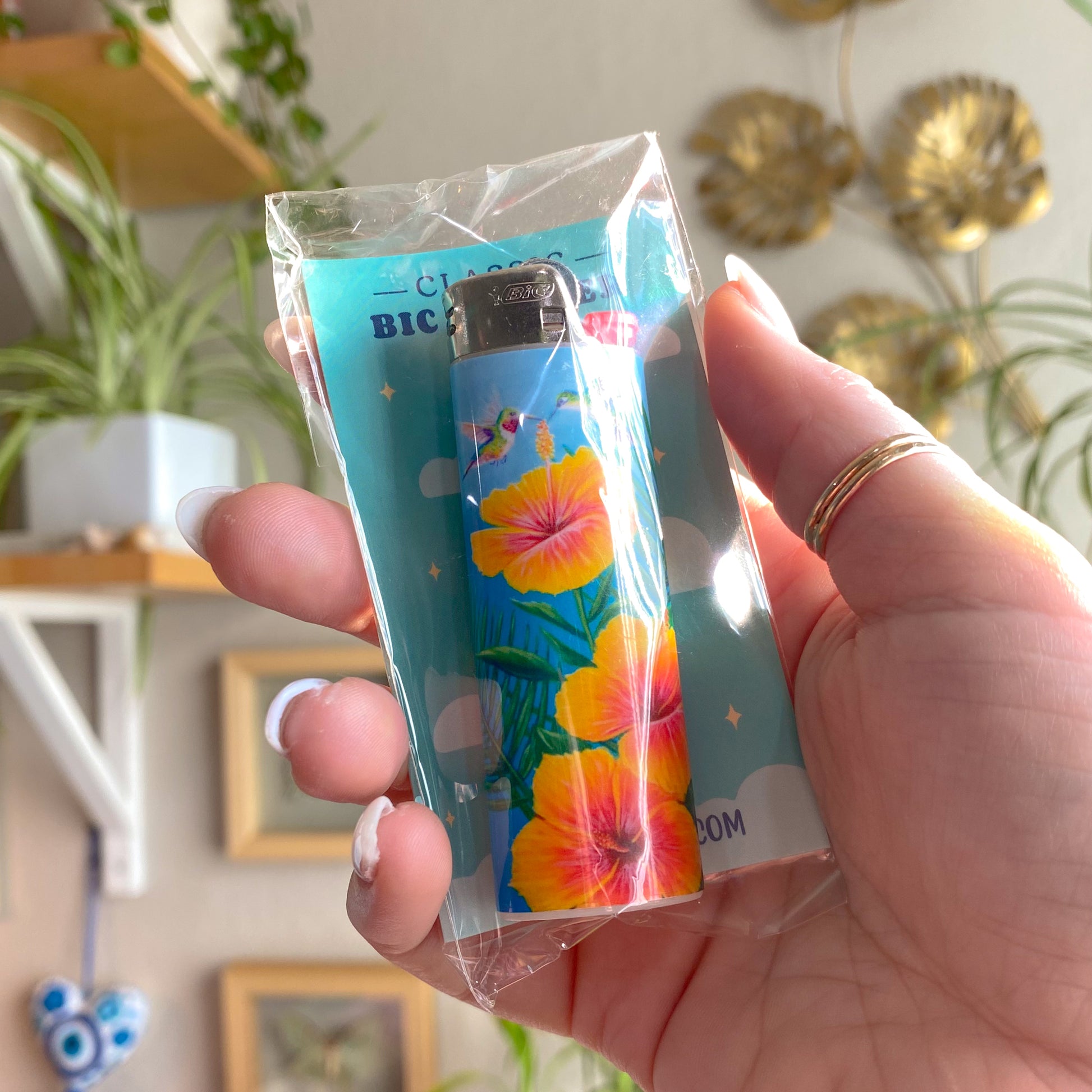 Hummingbird Hibiscus Lighter